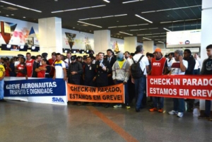 Paralisação de aeroviários atrasa voos nos principais aeroportos do país