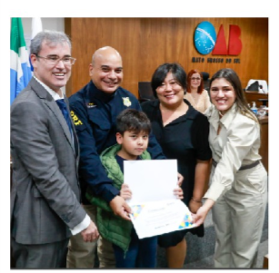Diretor do SinPRF-MS recebe homenagem da OAB-MS pelo Projeto PRF Amiga dos Autistas